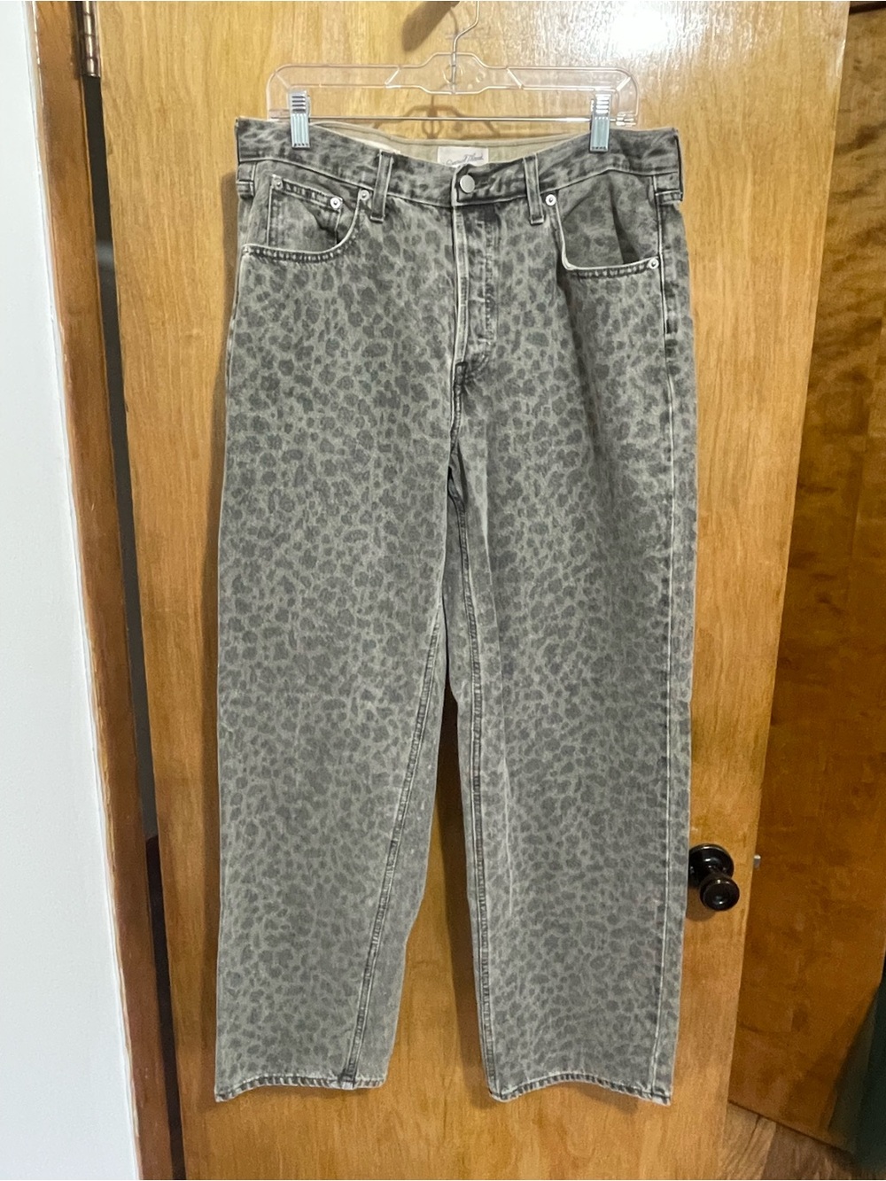 Universal Thread distressed leopard baggy jeans -10
